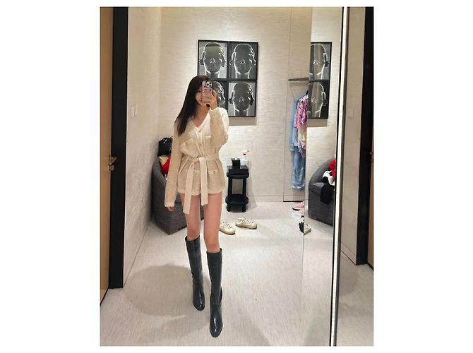 Chanel Strickjacke aus Wolle Beige mit Goldsequenzen Mehrfarben - Ansicht 9