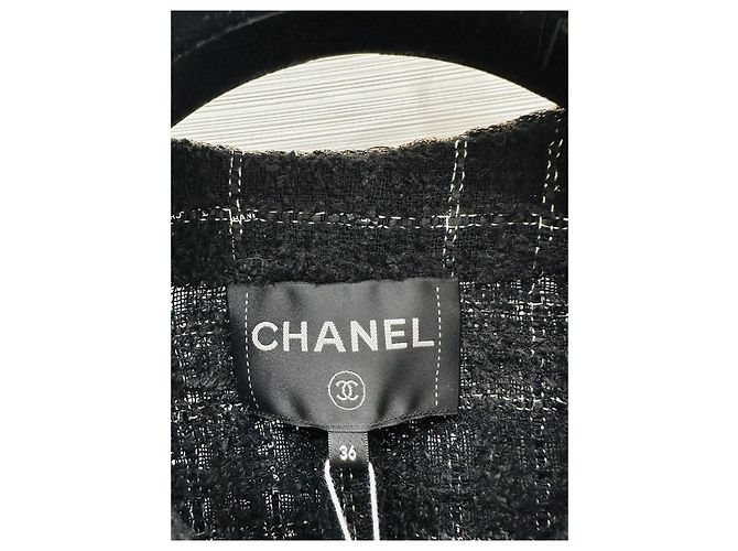 Giacca Chanel in Tweed Nera e Oro con Paillettes Métiers d'Art Multicolore - vista 2