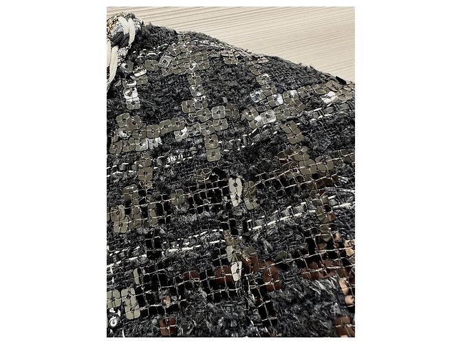 Giacca Chanel in Tweed Nera e Oro con Paillettes Métiers d'Art Multicolore - vista 3