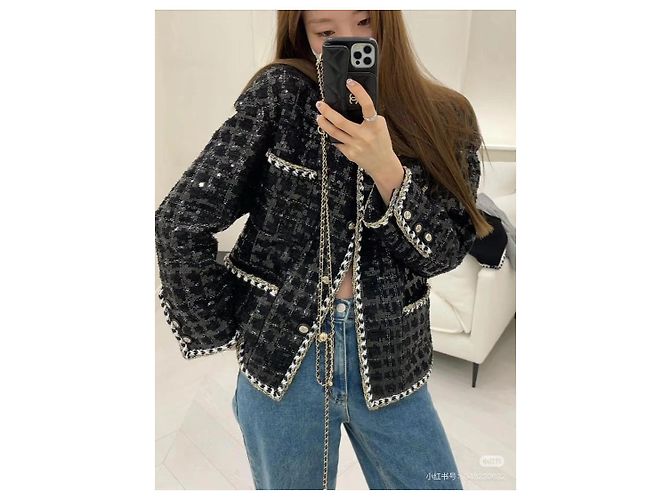 Giacca Chanel in Tweed Nera e Oro con Paillettes Métiers d'Art Multicolore - vista 9