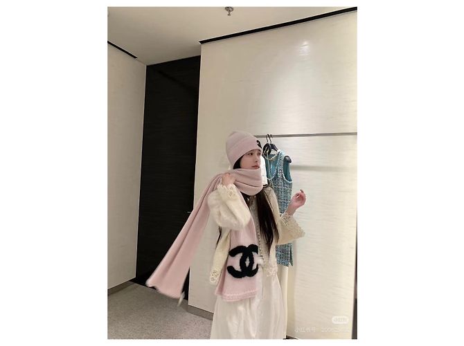 Chanel Strickbeanie aus Wolle in Rosa mit schwarzem Rand Mehrfarben - Ansicht 8
