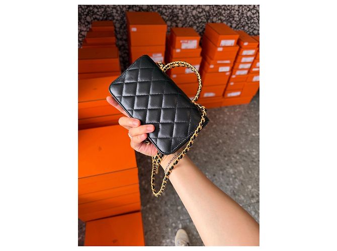 Borsa Chanel Wallet on Chain in pelle nera con manico in cristalli Multicolore - vista 2
