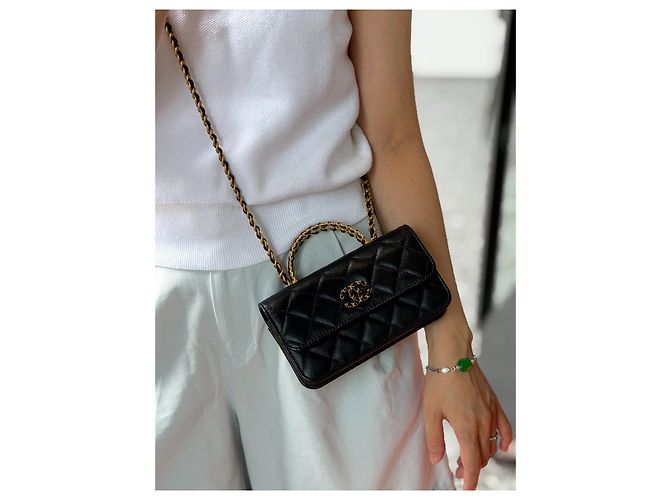 Borsa Chanel Wallet on Chain in pelle nera con manico in cristalli Multicolore - vista 7