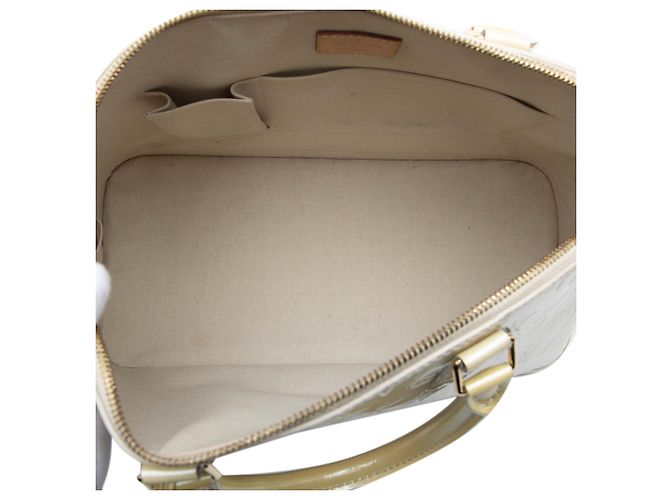 Borsa Louis Vuitton Monogram Vernis Alma GM Beige - vista 4