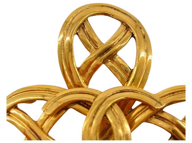 Spilla Infinito Chanel CC placcata oro D'oro - vista 6