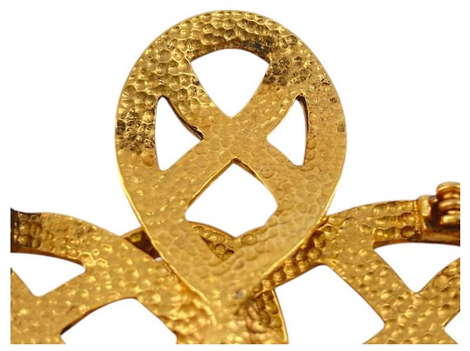 Spilla Infinito Chanel CC placcata oro D'oro - vista 9