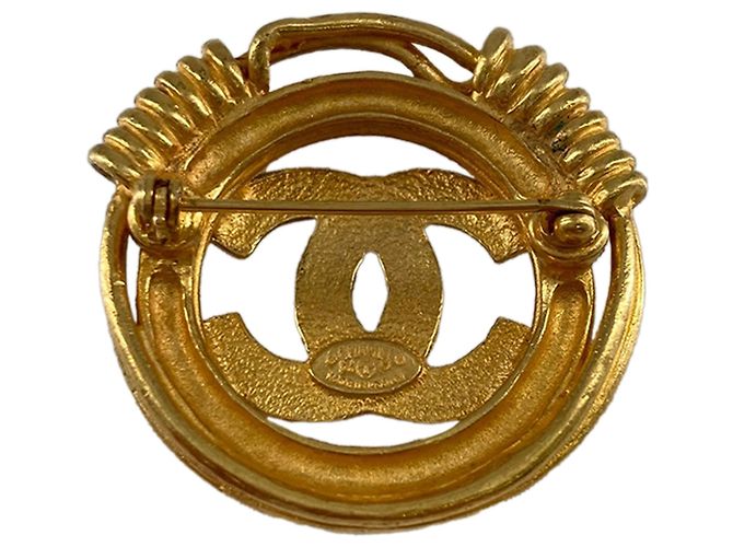 Goldene Chanel Gold Plated CC Spring runde Brosche - Ansicht 3