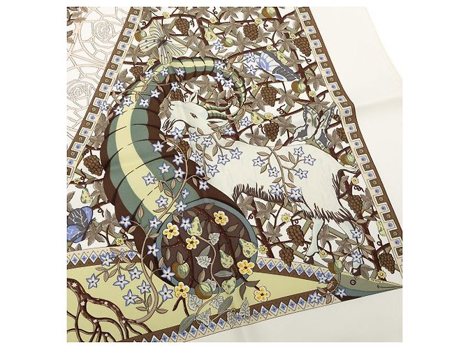 Pañuelo de seda Hermès Axis Mundi blanco 90 Scarves - vista 4