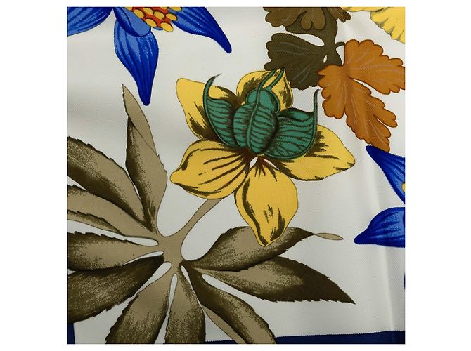 Hermès Fleurs D Hellade Seidentuch Weiß 90 Scarves - Ansicht 3