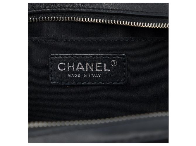 Chanel Mini Quilted Lambskin CC Box Camera Bag in Schwarz - Ansicht 5