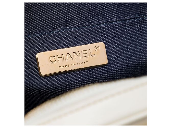 Borsa Satchel Rotonda En Vogue Chanel in Vitello Strozzato Bianca Bianco - vista 5