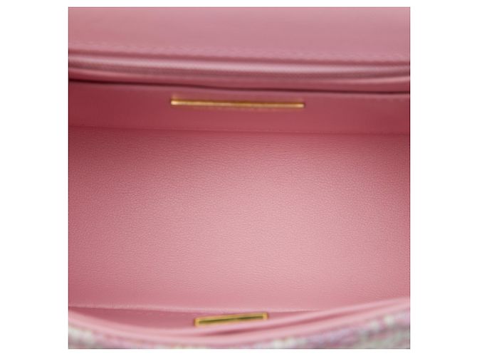 Bolsa Satchel com aba e alça de mão Chanel Crush em tweed acolchoado rosa - vista 4