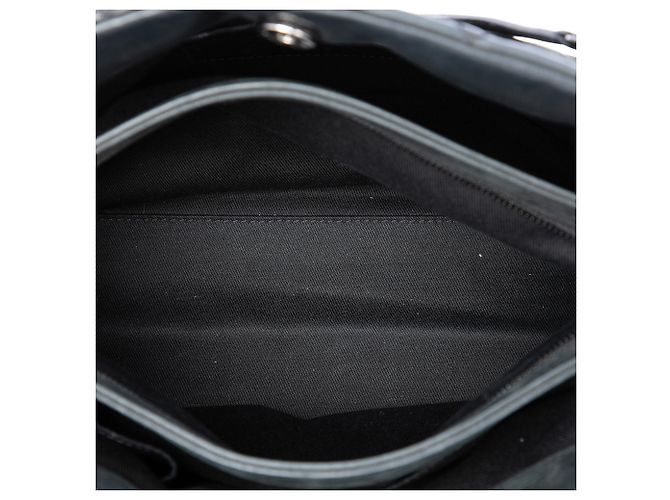 Borsa a tracolla Chanel Just Mademoiselle Large in vitello iridescente matelassé Nero - vista 4