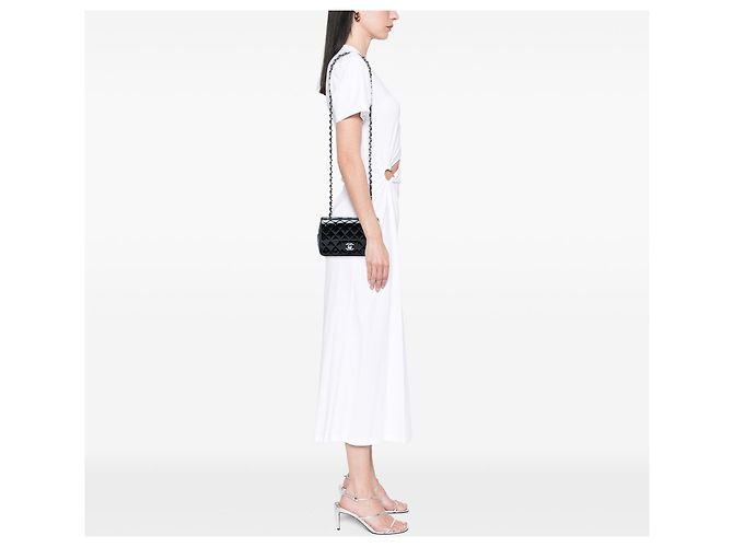 Bolsa Tiracolo Chanel Mini Rectangular Classic Single Flap em verniz preto - vista 5