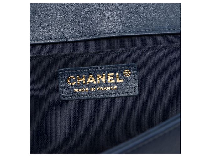 Borsa a tracolla Chanel Boy Flap in pelle d'agnello matelassé blu, dimensione Old Medium - vista 5