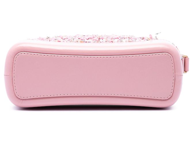 Borsa a tracolla Gabrielle Chanel Medium in tweed e vitello rosa - vista 3
