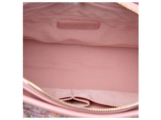 Borsa a tracolla Gabrielle Chanel Medium in tweed e vitello rosa - vista 4