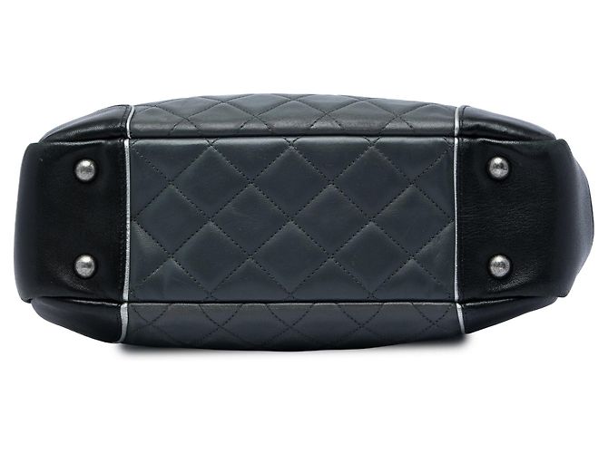Chanel Medium CC Bicolor gesteppte Kalbsleder Chain Camera Bag in Grau - Ansicht 3