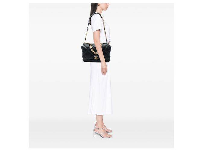 Borsa Chanel 19 Flap Maxi in Pelle di Agnello Nera Nero - vista 5
