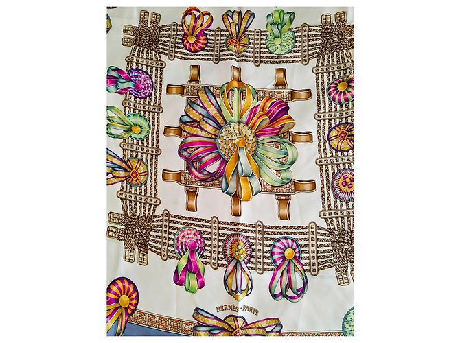 Hermès Carré 90 "Les Rubans du Cheval" Pañuelo de Seda Castaño Rosa Multicolor Beige Verde Púrpura Amarillo - vista 2