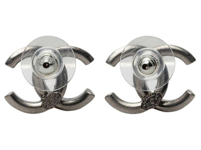 Orecchini a bottone Chanel Coco Mark in metallo argentato Argento - vista 2