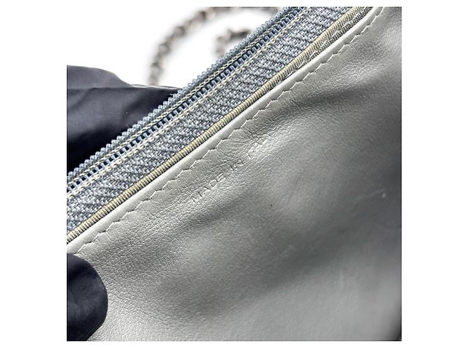 Le Boy Chanel Boy Clutch em couro matelassé Medium Marrom - vista 6