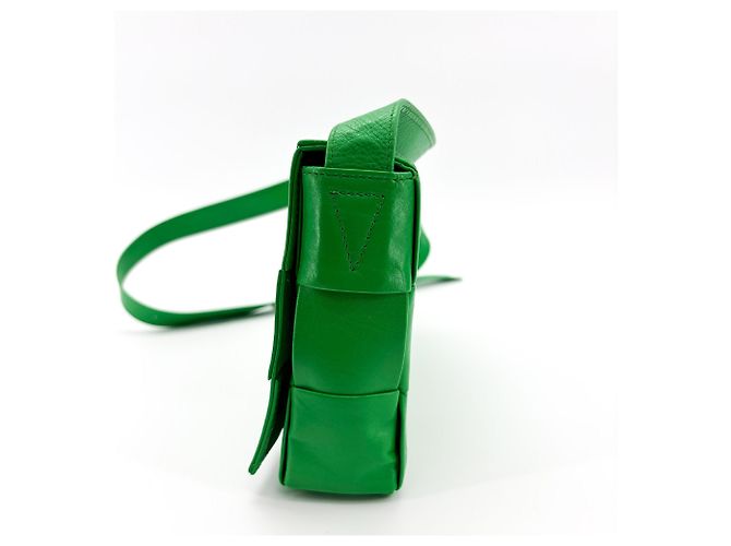 Bottega Veneta Cassette Maxi Intrecciato Leather Small Verde - vista 3