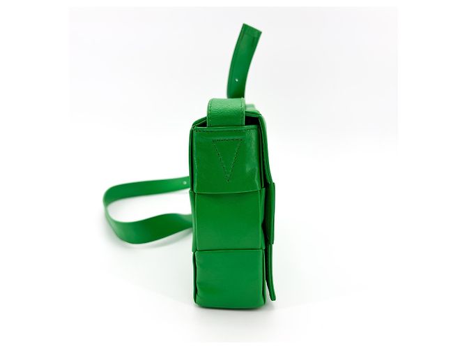 Bottega Veneta Cassette Maxi Intrecciato Leather Small Verde - vista 4