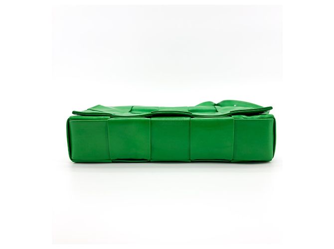 Bottega Veneta Cassette Maxi Intrecciato Leather Small Verde - vista 7