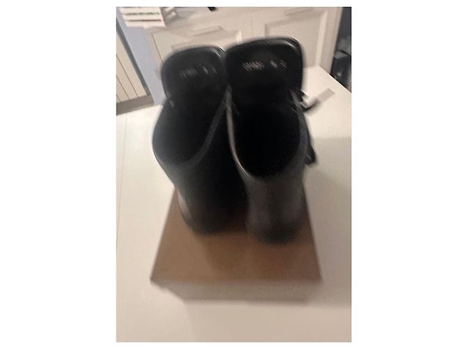 Sneakers Gucci in Pelle Nera Nero - vista 3