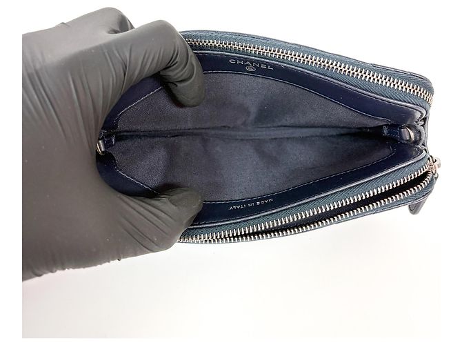 Clutch Chanel CC Double Zip con Catena in Pelle di Agnello Chevron Blu navy - vista 7