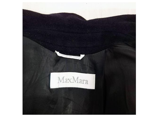 Max Mara Casaco com Cinto em Lã Virgem e Angorá - Preto - vista 3