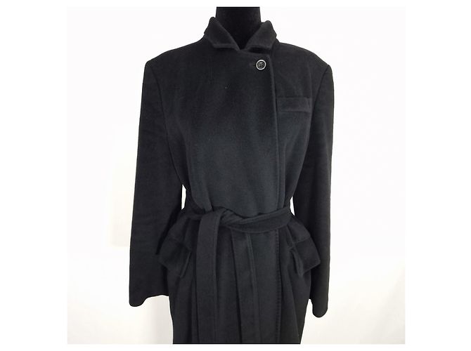 Max Mara Casaco com Cinto em Lã Virgem e Angorá - Preto - vista 6