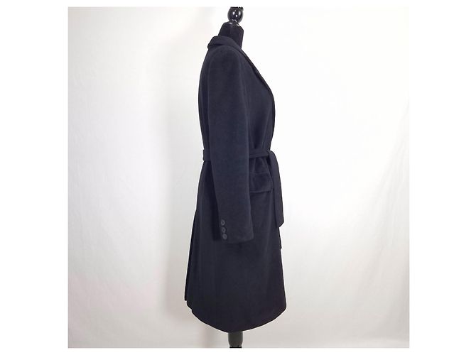 Max Mara Casaco com Cinto em Lã Virgem e Angorá - Preto - vista 9
