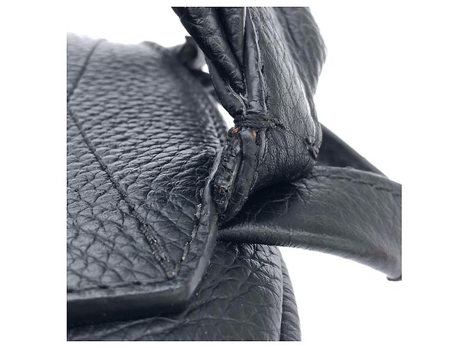 Mochila Louis Vuitton Taurillon Armand Negro - vista 4