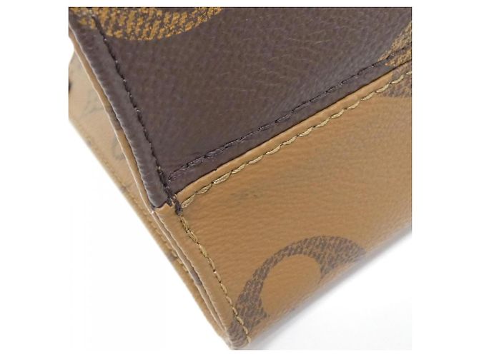 Borsa Louis Vuitton Monogram Giant OnTheGo PM Marrone - vista 3