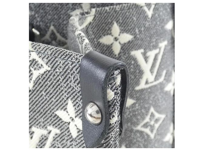 Borsa OnTheGo MM in tela jacquard Monogram Louis Vuitton Grigio - vista 5