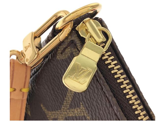 Pochette Accesorios Monograma Louis Vuitton Castaño - vista 4