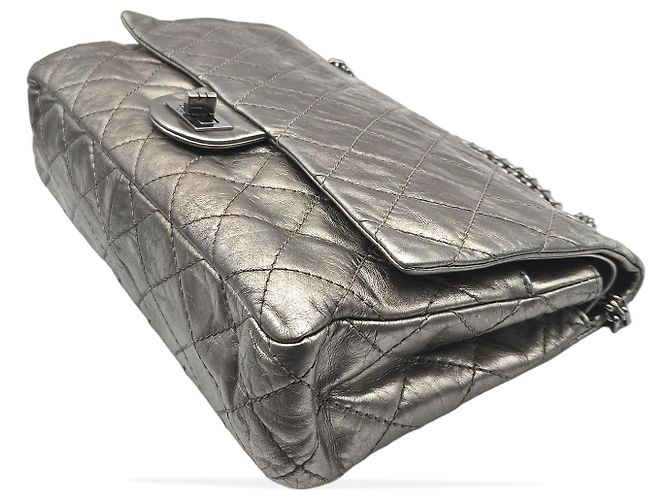 Chanel Reissue 2.55 Borsa in Pelle Matelassé Metallica 28 Metallico - vista 4