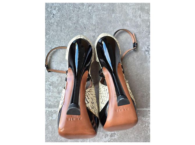 Décolleté Alaïa in pelle di pitone Nero Beige - vista 10
