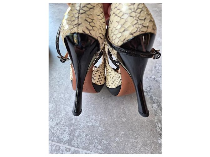 Décolleté Alaïa in pelle di pitone Nero Beige - vista 7