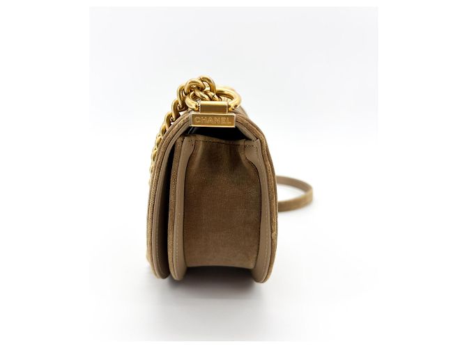 Chanel Boy Curved Messenger Quilted Velvet Small Marrone - vista 3