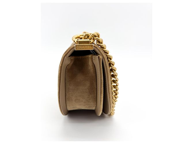 Chanel Boy Curved Messenger Quilted Velvet Small Marrone - vista 4