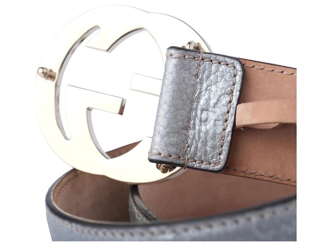 Cinturón Gucci de piel plateada metalizada con hebilla G entrelazada Plata - vista 2
