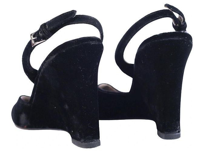 Prada Vintage Keilabsatz-Slingback-Sandalen aus schwarzem Samt - Ansicht 3