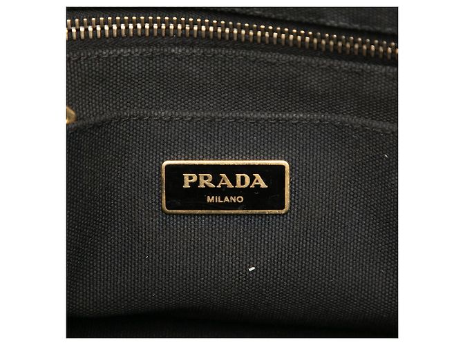 Prada Handtasche aus Canapa-Canvas mit Nieten in Schwarz - Ansicht 5