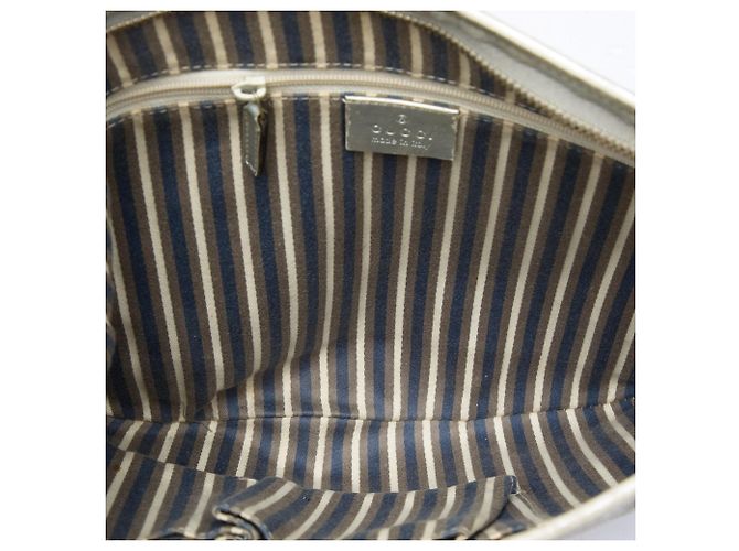 Borsa a tracolla mezzaluna Gucci New Britt Medium in tela GG argento - vista 4