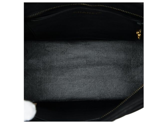Borsa Medallion in Pelle Scamosciata Nera di Chanel Nero - vista 4