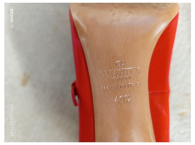 Décolleté Valentino Garavani in pelle rossa borchiate Rosso - vista 11