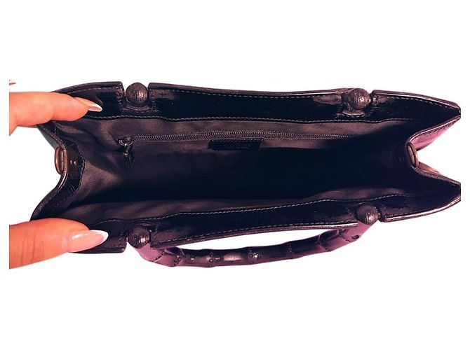 Bolsa Gucci Bamboo em couro envernizado preto - vista 7